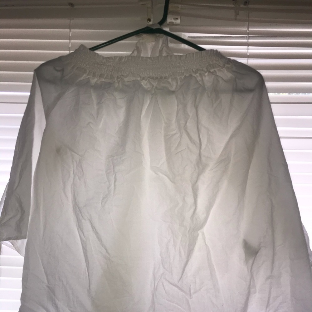 White shoulder off top
